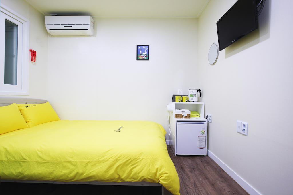 24 Guesthouse Myeongdong Avenue Seul Cameră foto